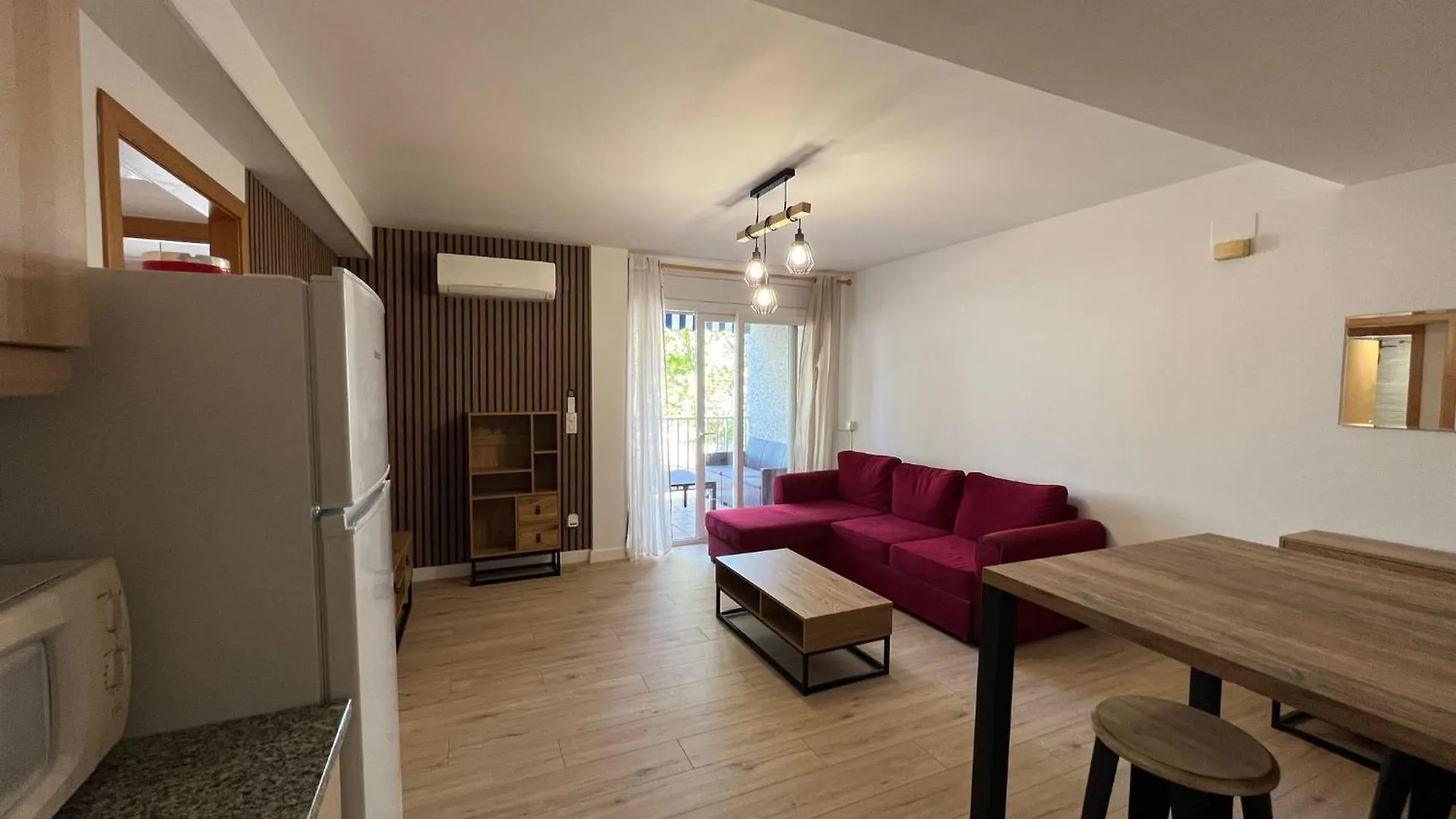 Apartamento En Zona Tranquila De Empuriabrava Av-55 0*,