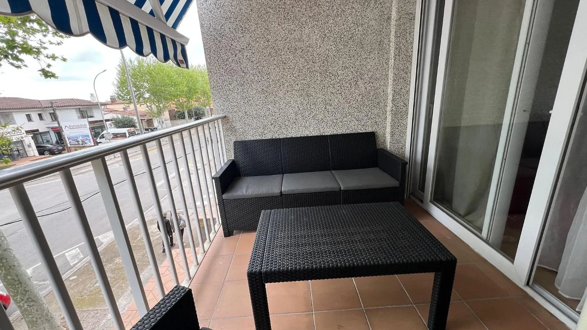 Apartamento En Zona Tranquila De Empuriabrava Av-55